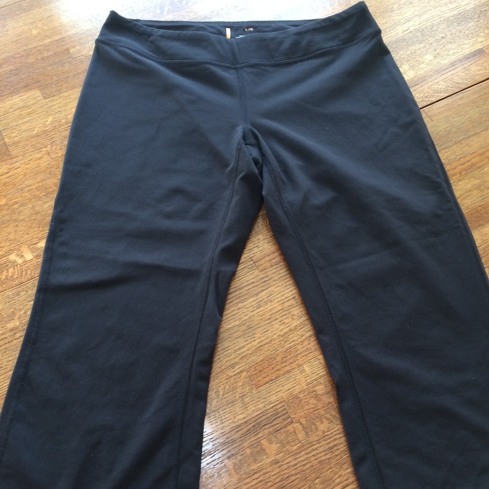 LUCY Capri with Back Slit Black  Large